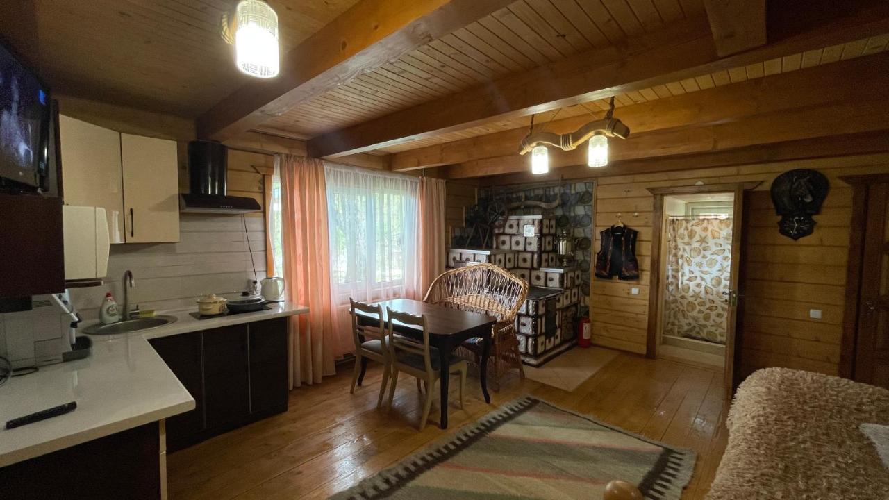 Будиночок В Карпатах Yaremche Bagian luar foto
