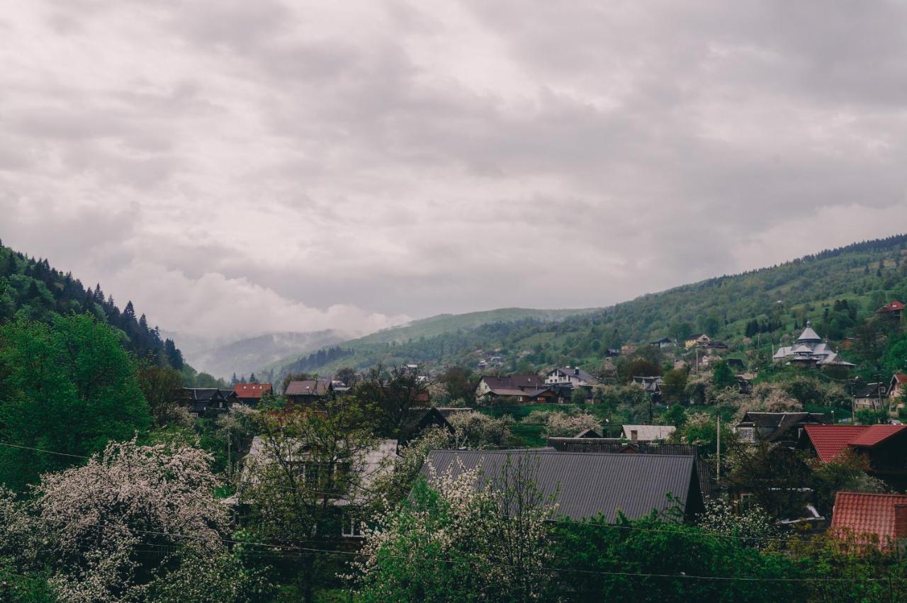 Будиночок В Карпатах Yaremche Bagian luar foto